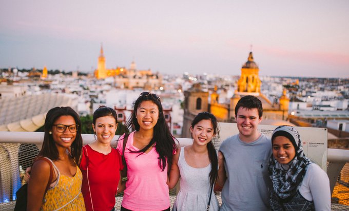How do foreign students study in Spain?