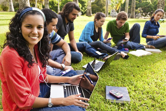 Summer programs in Spain: 18 best courses for students